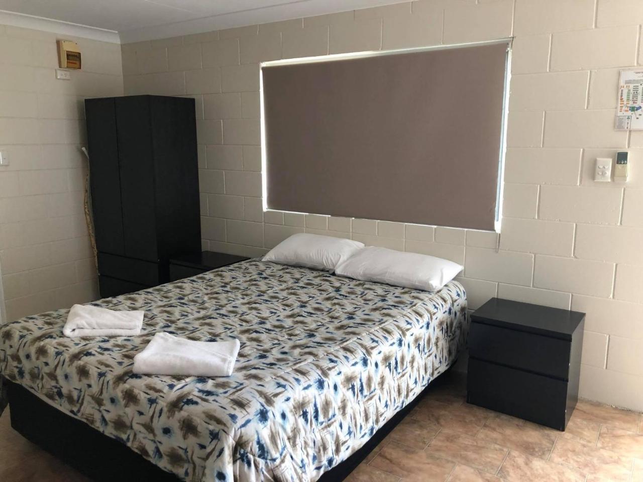 Charters Towers Tourist Park Hotel Exterior photo